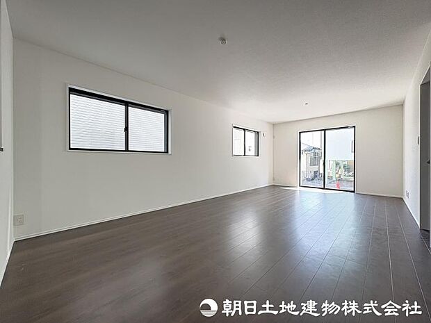 <リビング>広々としているLDK19.8帖です。