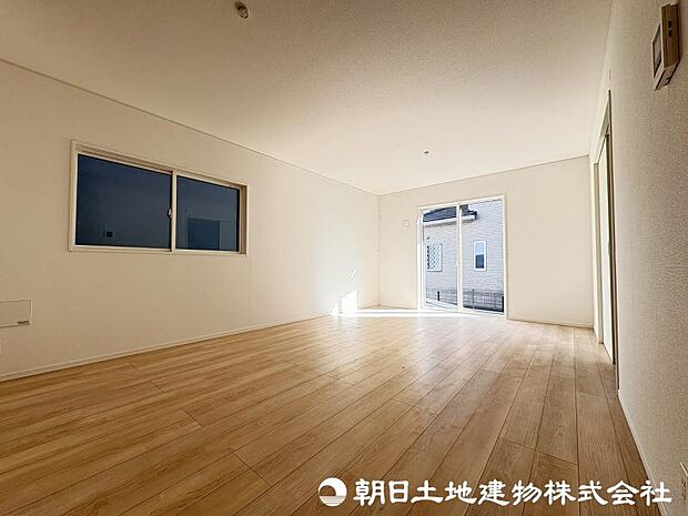 <リビング>広々としているLDK17帖です。