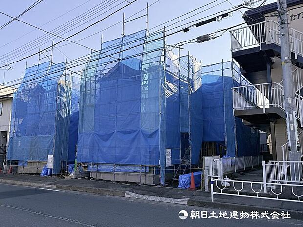 <現地>大容量のシューズインクローゼットの他、1階にウォークインクローゼットもあり、収納豊富な間取です