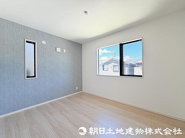 <寝室>ご夫婦で使えるウォークインクローゼットが便利な寝室6.5帖です。