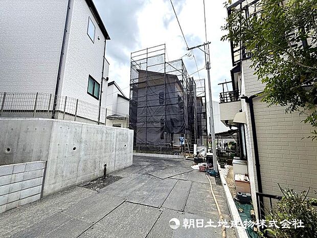 ＜現地＞同仕様の完成物件を現地と一緒にご見学いただけます。