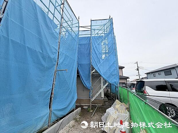 建築中につき、完成が待ち遠しい新築住宅です。現地見学も可能ですのでお気軽にお問い合わせください。