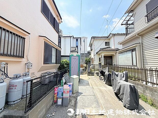<現地>同仕様の完成物件を現地と一緒にご見学いただけます。
