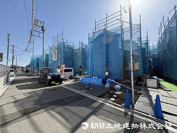 <現地>交通量の少ない道路に面して安心いただけます。