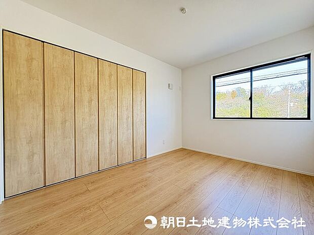 <洋室>2階に3部屋の洋室がありますので、お子様のお部屋も用意できます。