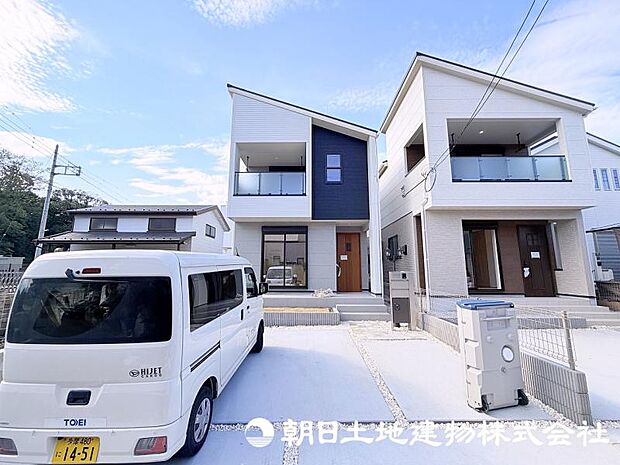 ＜現地＞南道路に面して陽当たり良好です。