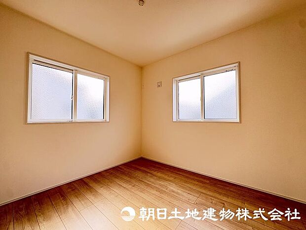 住まう方の生活スタイルに合わせて自由に使える居室。家具やインテリアで自分らしい空間づくりを楽しめます。
