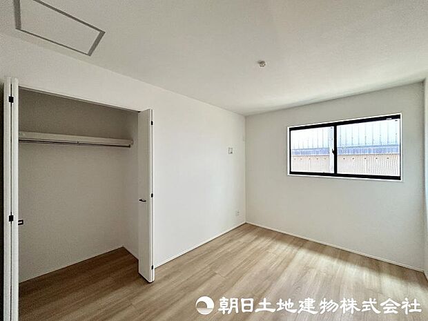 <洋室>2階に3部屋の洋室がありますのでお子様のお部屋も用意できます。