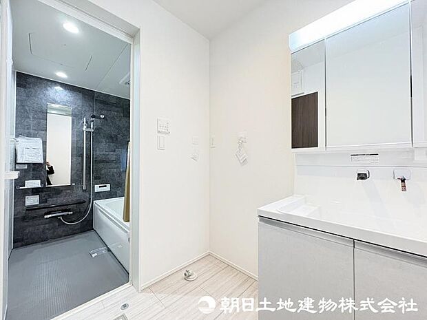 <洗面室>1階に水回りが集中すている使いやすい間取りです。