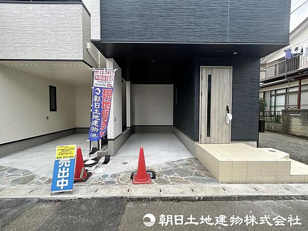 <ビルトイン車庫>車1台駐車可能です。