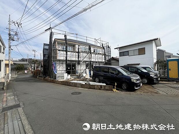 <現地>前面が離れていますので陽当たり良好&開放的です。