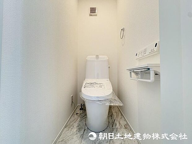 <トイレ>1階2階ウォッシュレット付きトイレです。