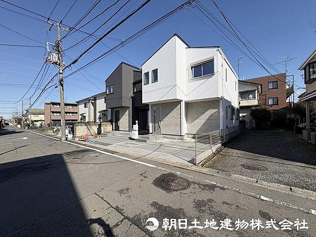 <外観>区画整理地内の幅員6m道路に面して車のすれ違いも楽にできます。