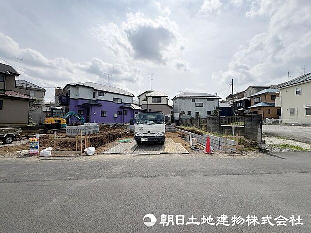 <現地>四季の変化を感じられる境川が近く緑豊かな住環境です。