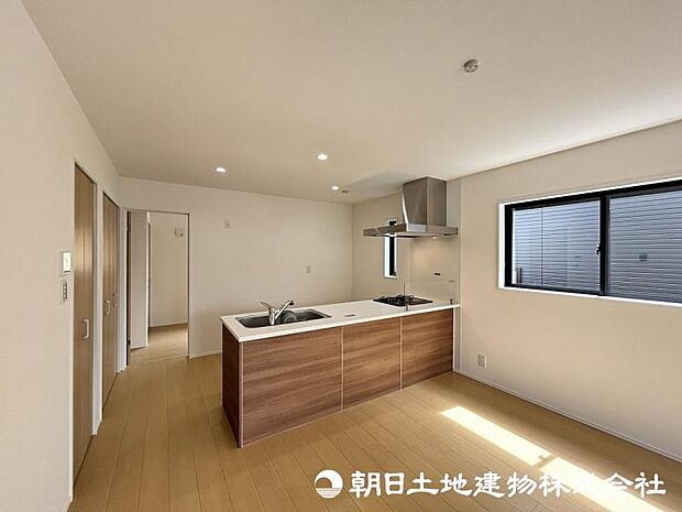 ＜キッチン＞お料理好きの奥様に喜んでいただけるオープンキッチンです。