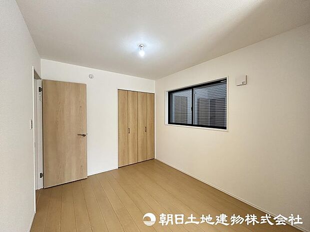 ＜洋室＞1階の洋室5帖です。