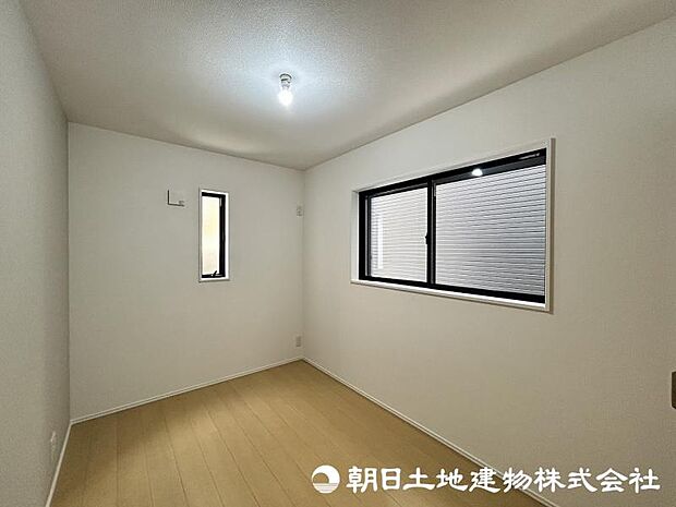 ＜納戸＞クローゼットもある納戸5帖です。