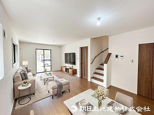 ＜リビング＞広々としているＬＤＫ18帖でお寛ぎいただけます。（家具イメージ）