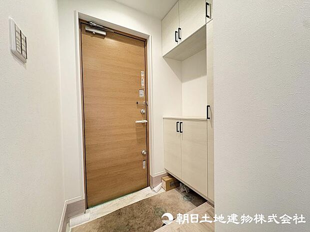 ＜玄関＞靴を整理整頓できるシューズボックス付きです。
