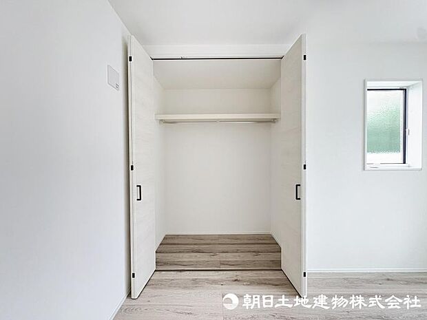 ＜収納＞各洋室に収納がありお洋服やお荷物をすっきりと収納できます。