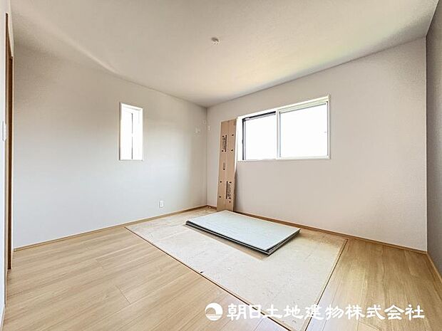 <主寝室>広い7帖の主寝室でお過ごしいただけます。