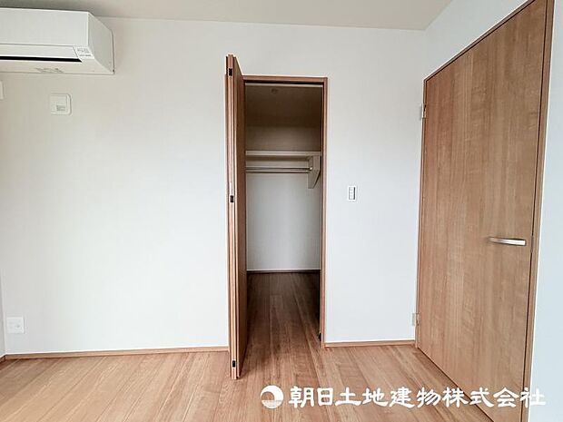＜収納＞ご夫婦で使える広いウォークインクローゼットも魅力です。