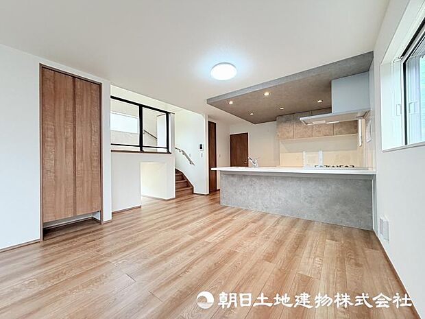 ＜ダイニング＞お料理好きの奥様に喜んでいただけるオープンキッチンです。