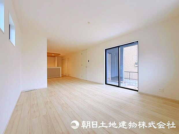 住まう方のライフスタイルに合わせて自由に使えるリビング空間。家族団らんの時間はもちろん、趣味やくつろぎのひとときにもぴったりです。