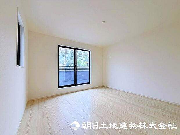 住まう方の生活スタイルに合わせて自由に使える居室。家具やインテリアで自分らしい空間づくりを楽しめます。