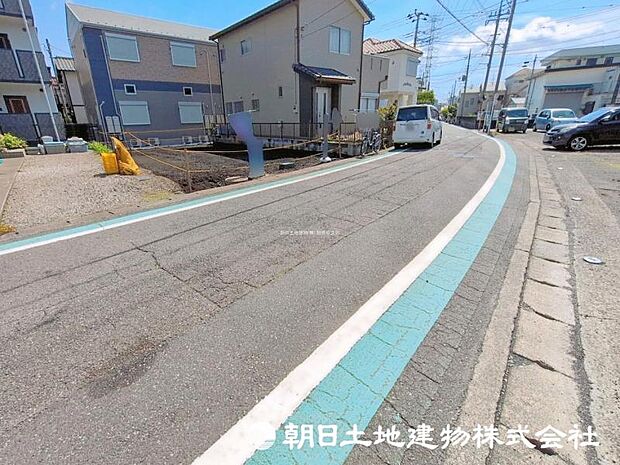 ＜現地＞カースペースには車2台駐車可能です。