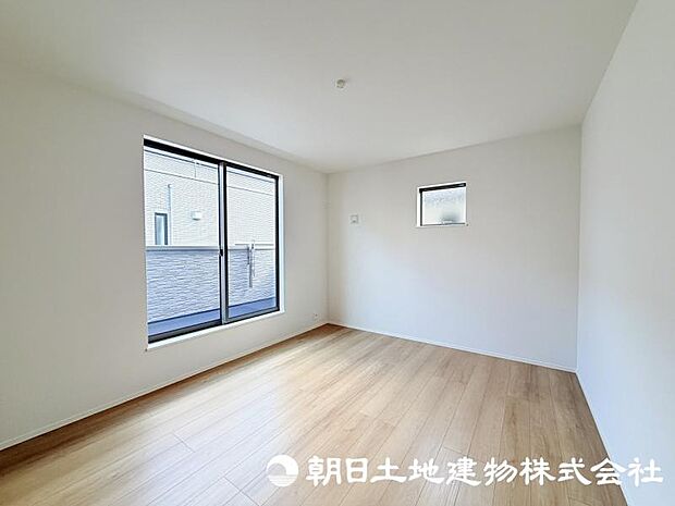落ち着いた雰囲気の居室は、ゆっくりとくつろげるプライベート空間。寝室や書斎など、ライフスタイルに合わせて多彩に活用できます。
