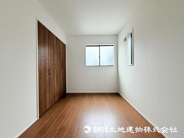 住まう方の生活スタイルに合わせて自由に使える居室。家具やインテリアで自分らしい空間づくりを楽しめます。