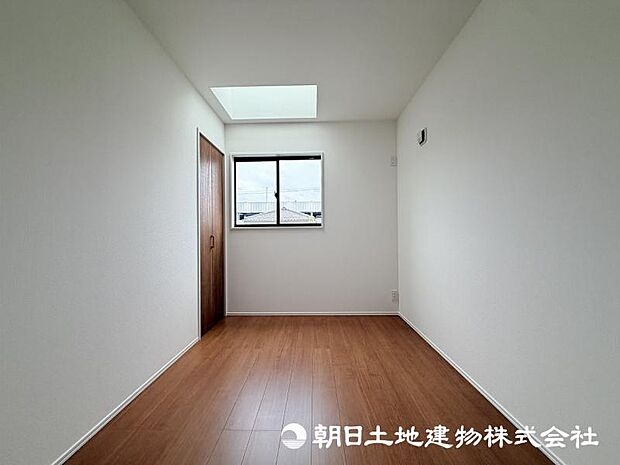 明るく快適な居室は、毎日の生活をより豊かにしてくれる場所。心地よい時間を過ごせる空間です。