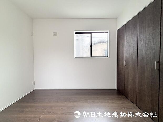 住まう方の生活スタイルに合わせて自由に使える居室。家具やインテリアで自分らしい空間づくりを楽しめます。