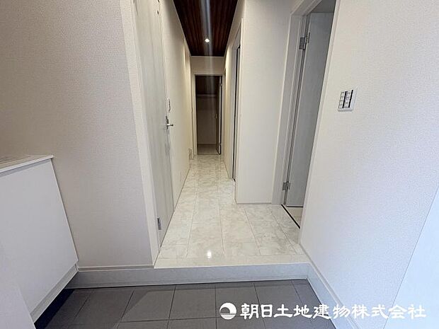 ＜玄関＞靴をすっきりと整理整頓できるシューズボックス付きです。