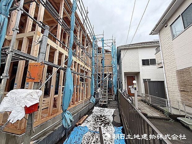 <現地>建物令和8年9月末完成予定ですので、年内入居も間に合います。