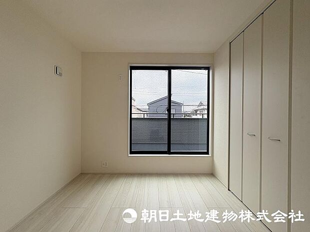 明るく快適な居室は、毎日の生活をより豊かにしてくれる場所。心地よい時間を過ごせる空間です。