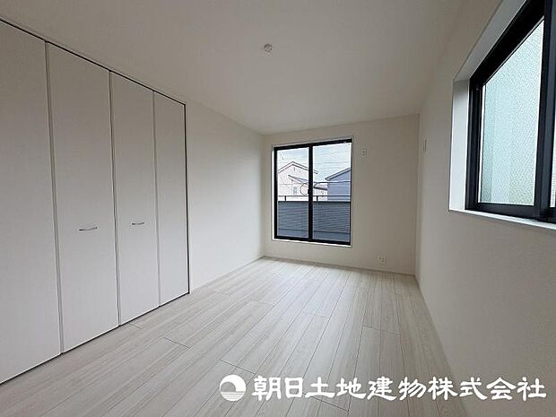 住まう方の生活スタイルに合わせて自由に使える居室。家具やインテリアで自分らしい空間づくりを楽しめます。