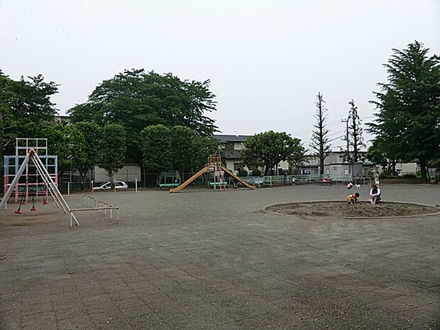 里見公園まで約110m