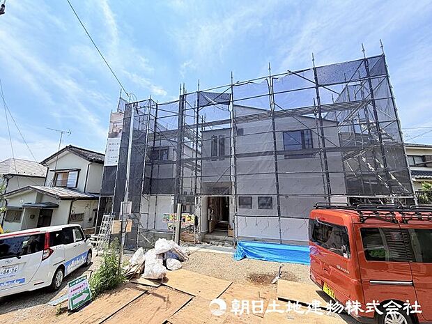 ＜現地＞南西側がひな壇に付き陽当たり・眺望良好です。