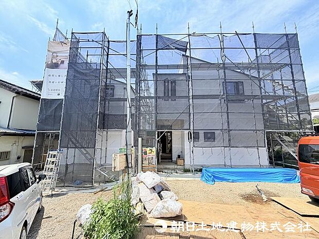 ＜現地＞南西側がひな壇に付き陽当たり・眺望良好です。