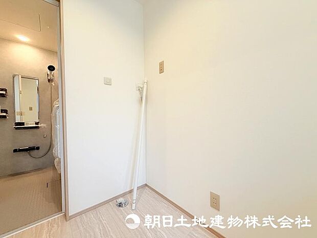 毎日の家事に欠かせないランドリースペース。洗濯などの日常動線に配慮された、使い勝手の良い空間です。