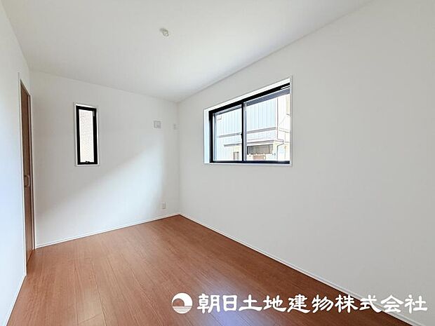 住まう方の生活スタイルに合わせて自由に使える居室。家具やインテリアで自分らしい空間づくりを楽しめます。 