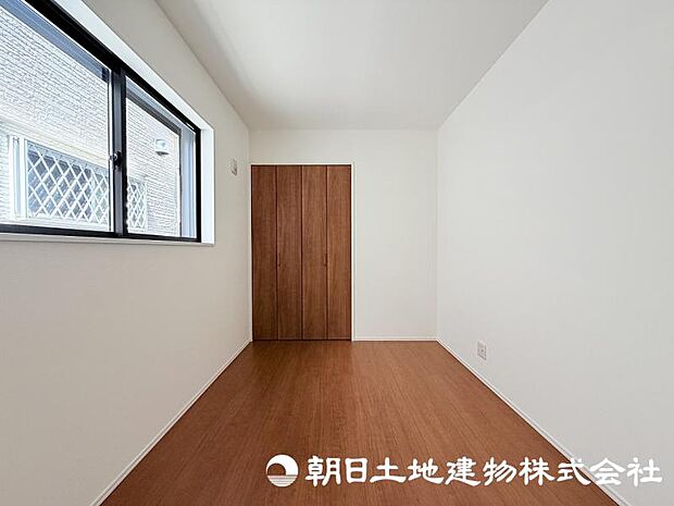 明るく快適な居室は、毎日の生活をより豊かにしてくれる場所。心地よい時間を過ごせる空間です。 