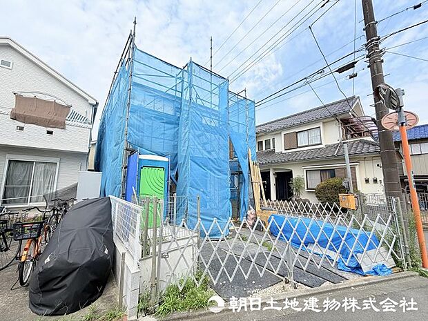 <現地>カースペースには車並列2台駐車可能です。