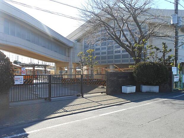 麻溝台中学校まで約750m