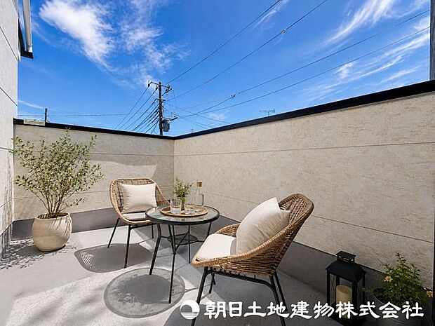 ＜バルコニー＞奥行がありお洗濯物をゆったりと干せます。
