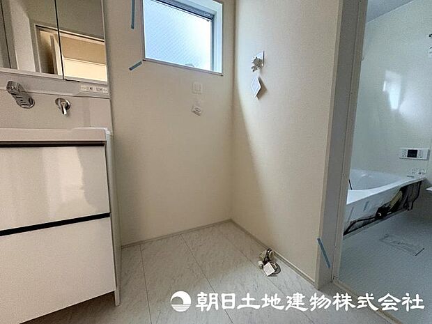 朝の準備から帰宅後の手洗いまで、家族みんなが使いやすい洗面所。快適な暮らしを支える実用的なスペースです。