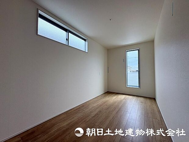 住まう方の生活スタイルに合わせて自由に使える居室。家具やインテリアで自分らしい空間づくりを楽しめます。
