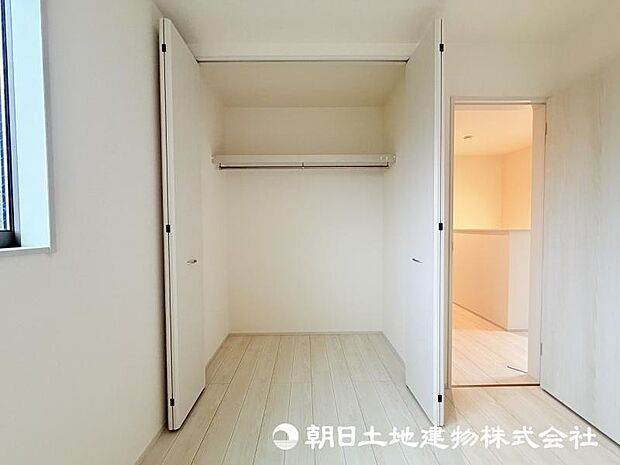 ＜収納＞各洋室にクローゼットがありお洋服やお荷物をすっきりと収納できます。